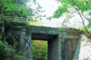 大仏鉄道・赤橋